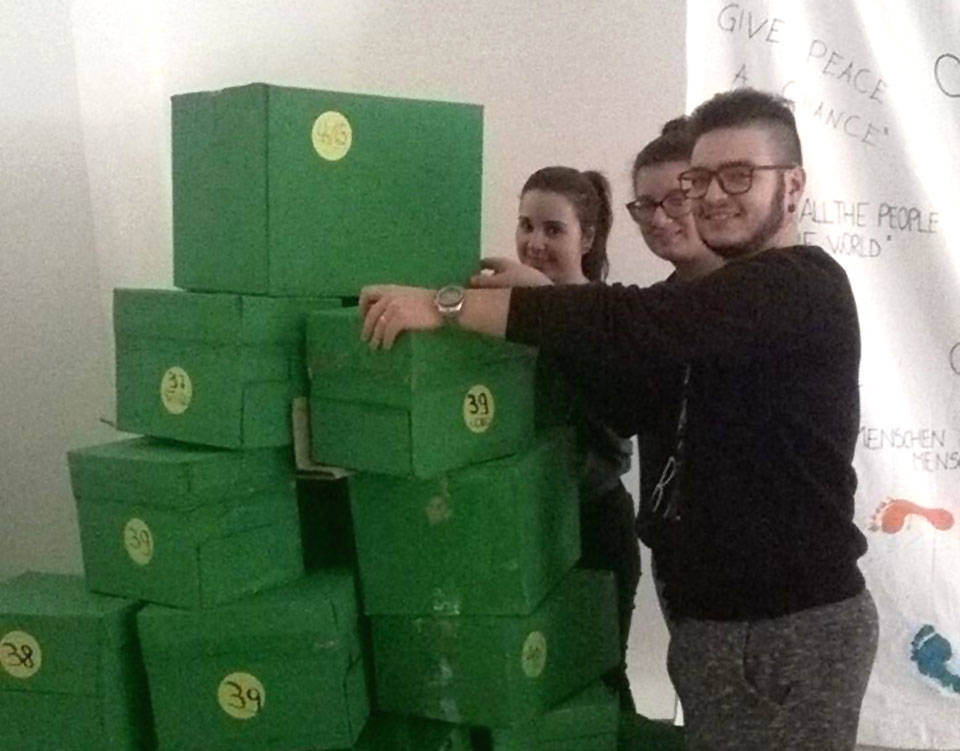Bisuschio - 300 paia di scarpe donate da Isis Valceresio per City Angels