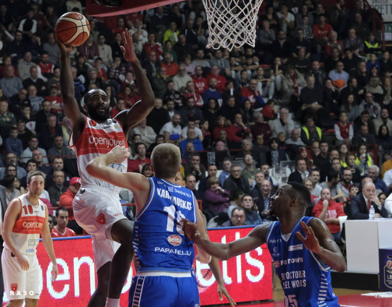 Openjobmetis Varese - Red October Cantù 82-92