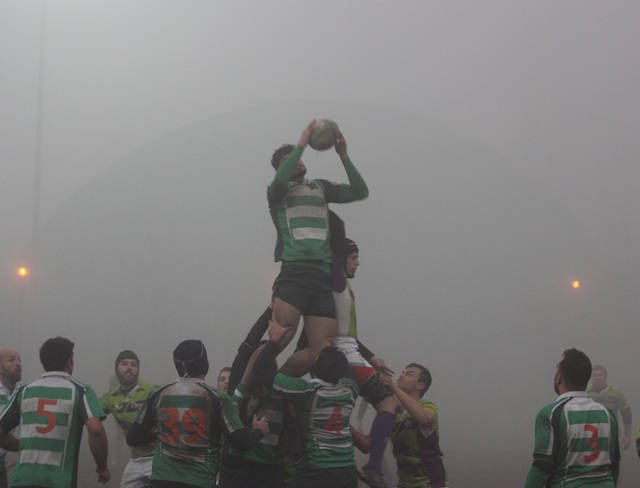 Rugby nella nebbia