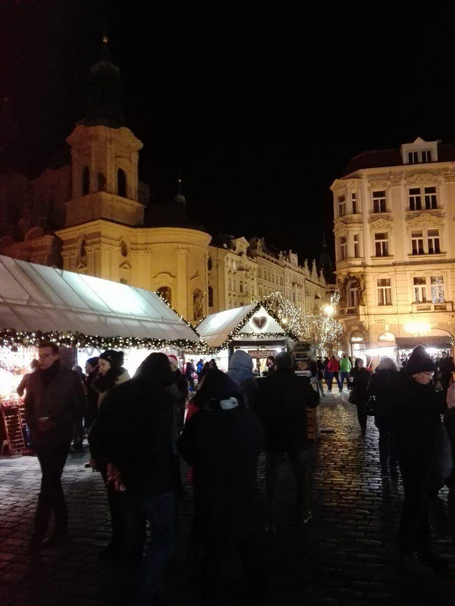 Praga vestita a festa