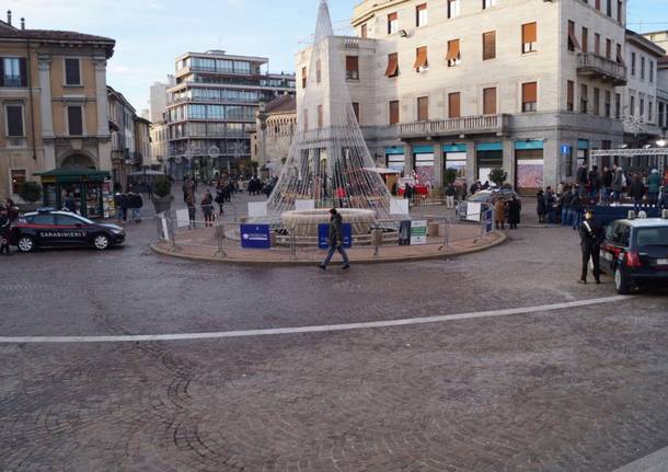 controlli carabinieri piazza Gallarate