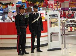 controlli carabinieri supermercato