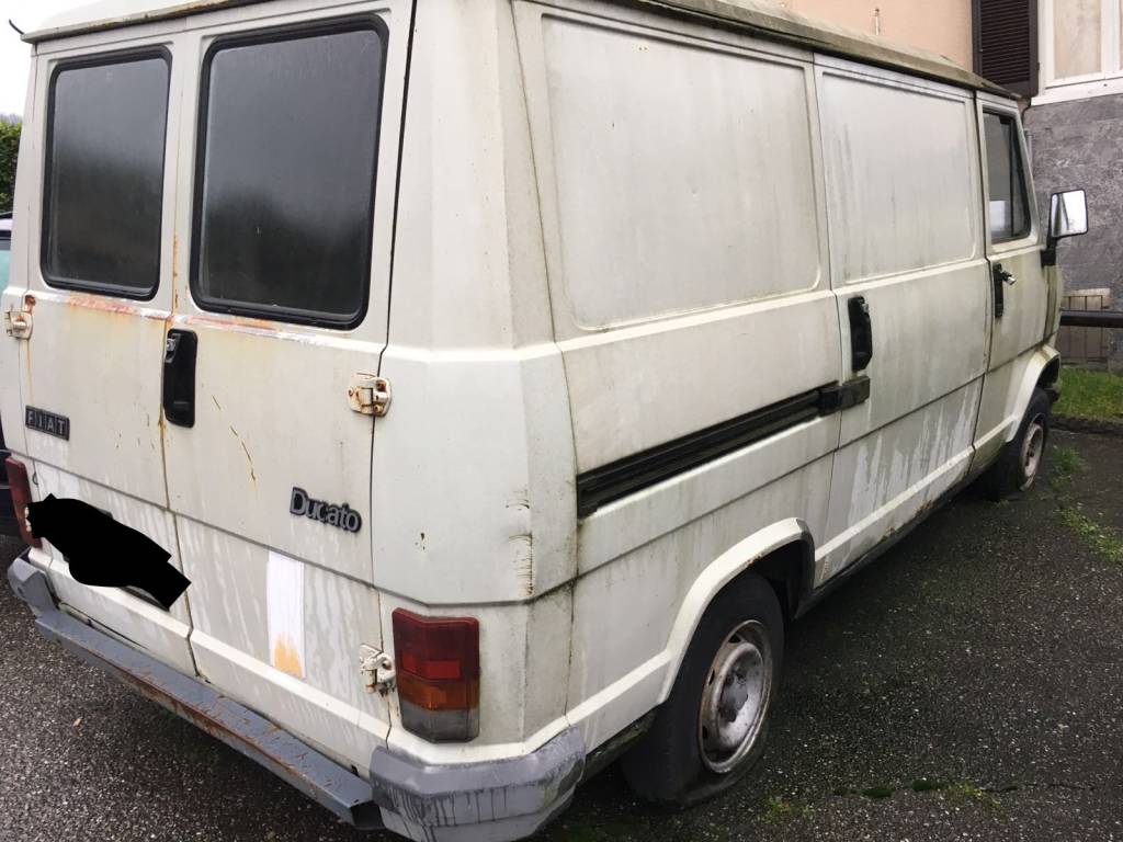 Germignaga, auto abbandonate in Via Fabio Filzi 