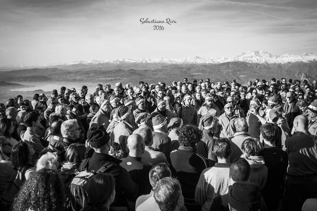 Il coro Val Tinella al Forte di Orino (foto di Sebastiano Riva)