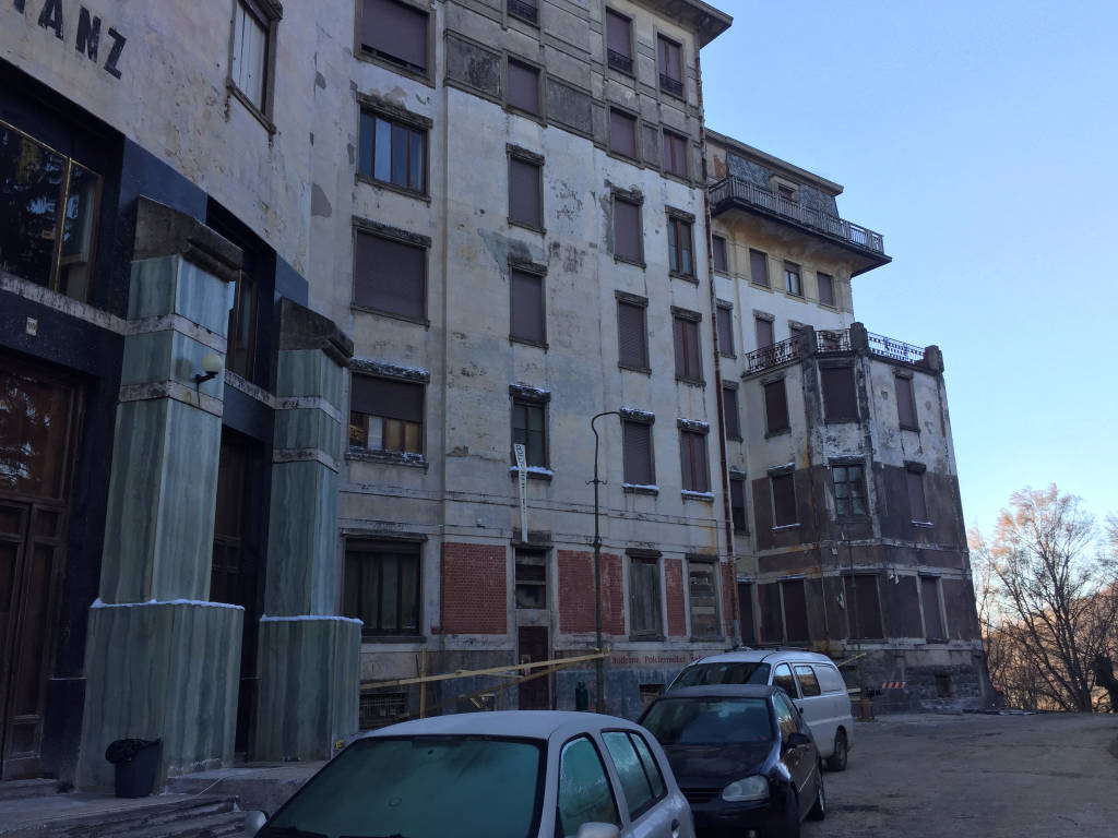 Il set di Suspiria, concluse le riprese al Grand Hotel Campo dei Fiori