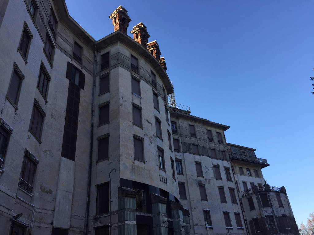 Il set di Suspiria, concluse le riprese al Grand Hotel Campo dei Fiori