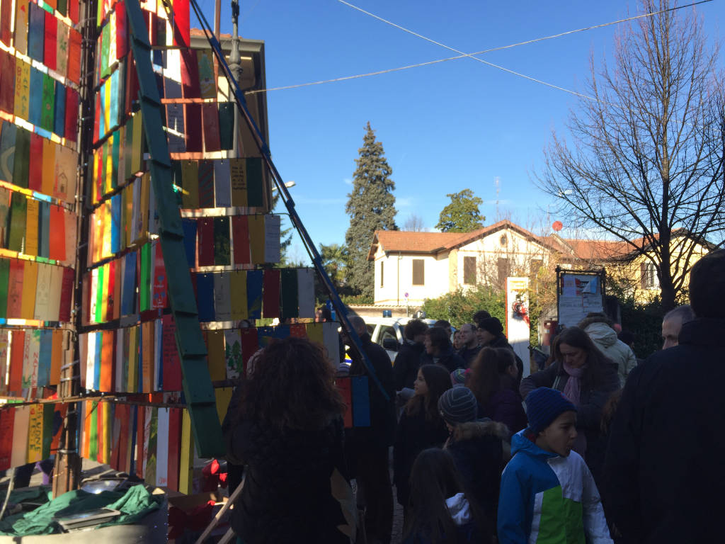 Inaugurato l'albero del Riuso 2016