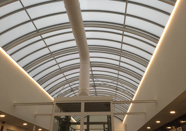 Inaugurazione centro commerciale cocquio trevisago