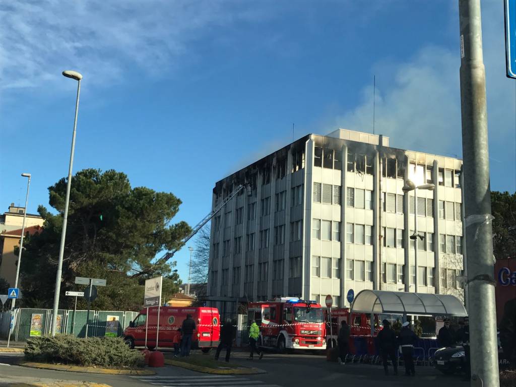 Incendio alla ex Ratti