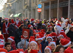 La corsa dei mille Babbi Natale a Tradate