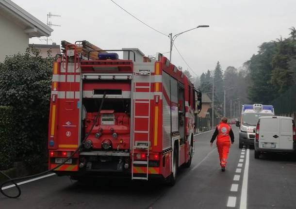 malnate - incendio villetta via savoia