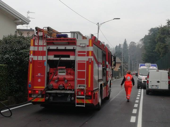 malnate - incendio villetta via savoia