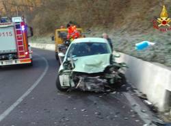 Scontro tra due auto, ferite due donne