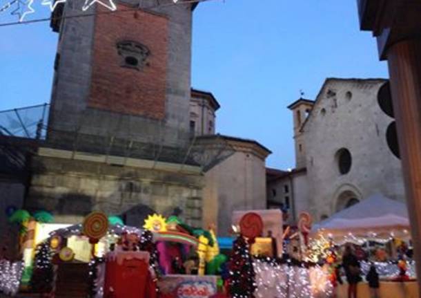 Villaggio di Babbo Natale in piazza Battistero