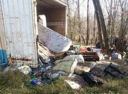 abbandono rifiuti samarate