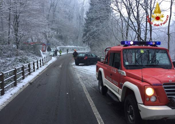 Interventi dei vigili del fuoco per la prima nevicata del 2017