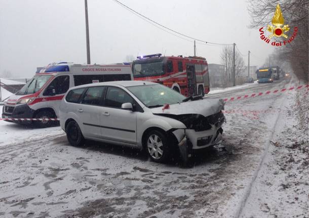 Interventi dei vigili del fuoco per la prima nevicata del 2017