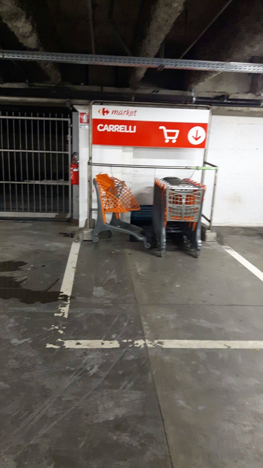 Vandalismi nella notte a Luino