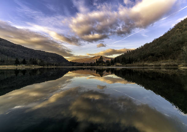 Tramonto sul lago di Ghirla