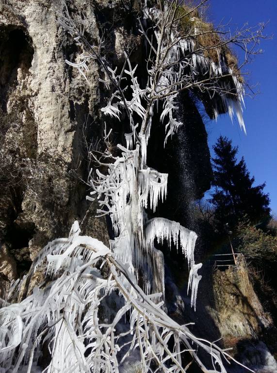Ghiaccio e arte alle grotte