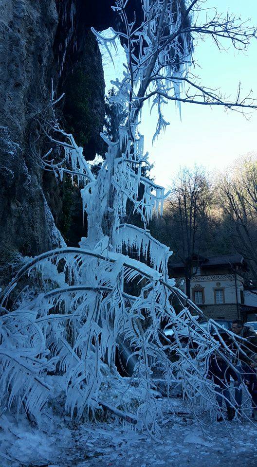 Ghiaccio e arte alle grotte