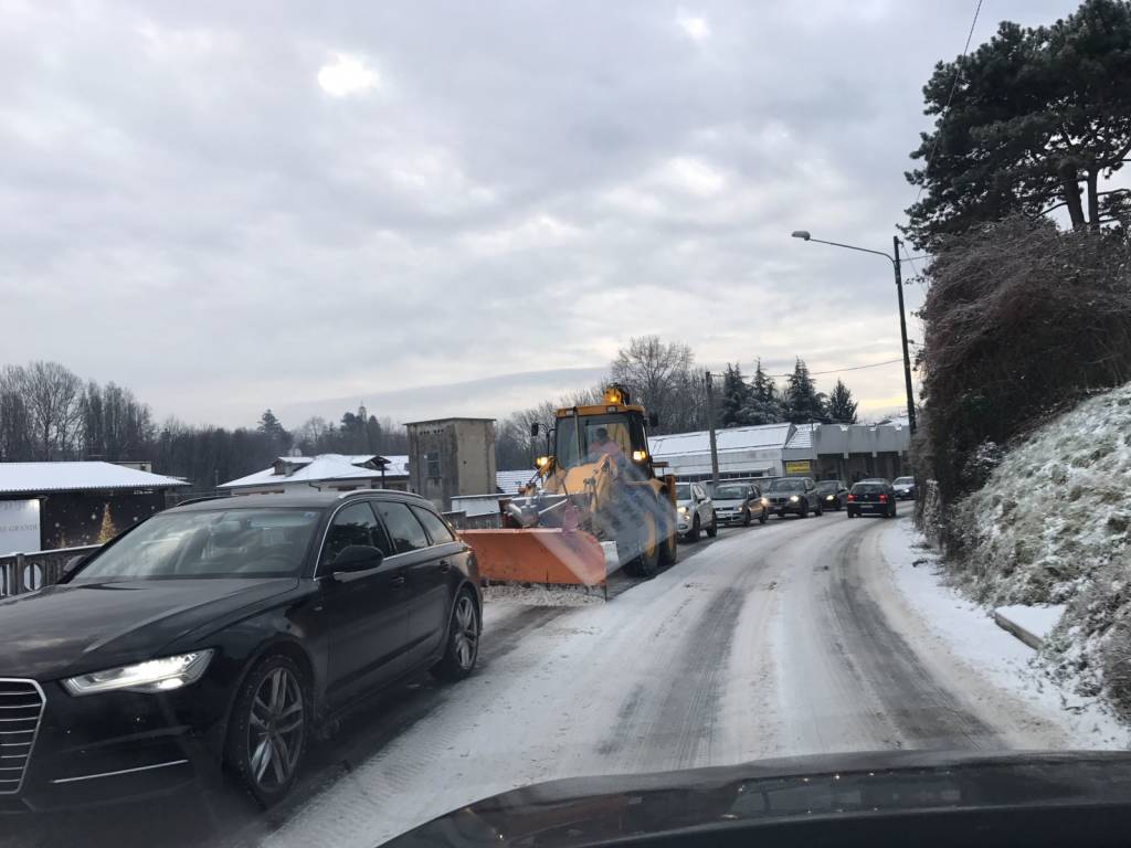 Neve sulla gallaratese tra Castronno, Albizzate e Cavaria