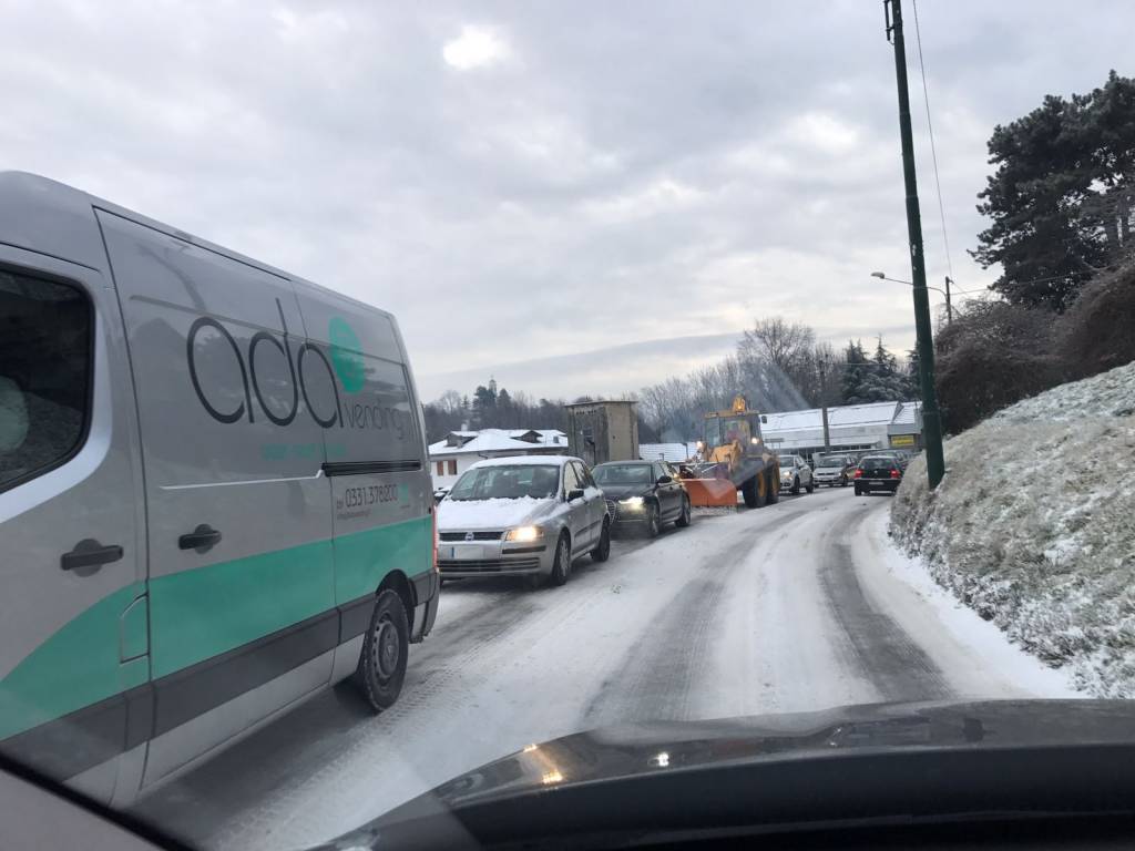 Neve sulla gallaratese tra Castronno, Albizzate e Cavaria