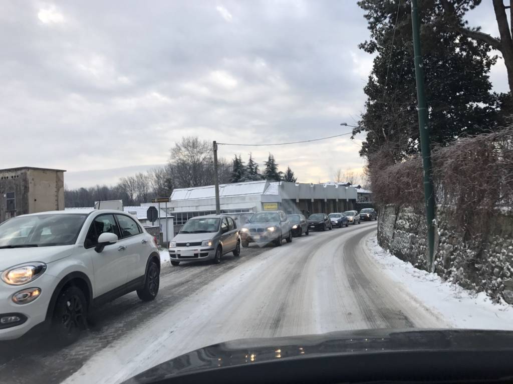 Neve sulla gallaratese tra Castronno, Albizzate e Cavaria