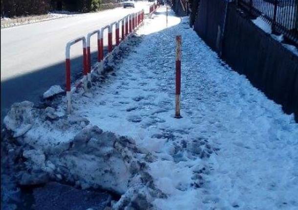 Ghiaccio sui marciapiedi Varese