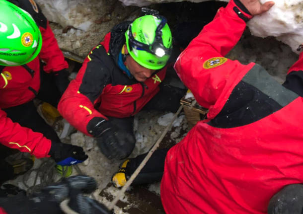 Il soccorso Alpino in azione a Rigopiano