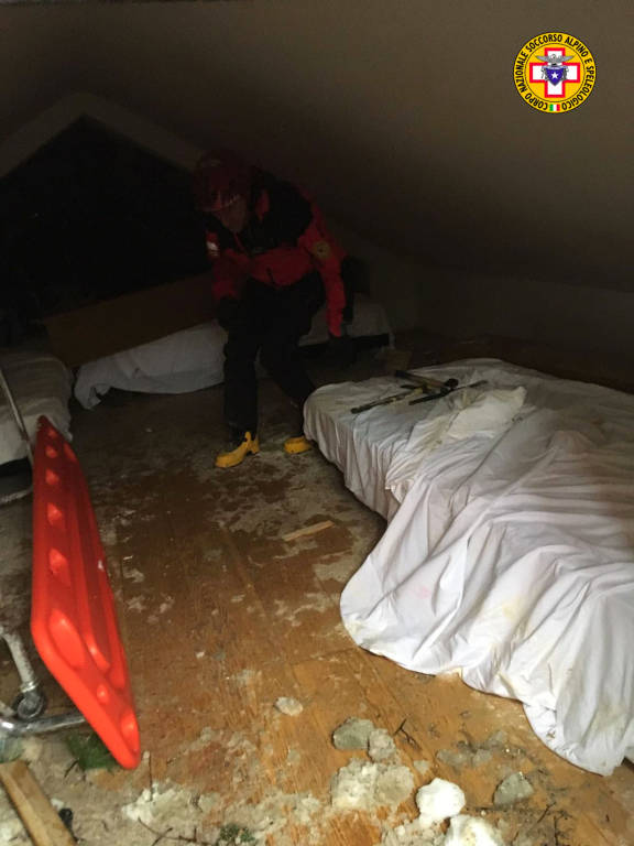 Il soccorso Alpino in azione a Rigopiano