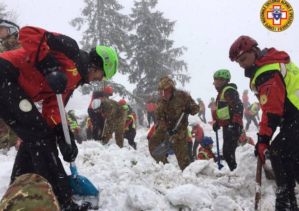 Il soccorso Alpino in azione a Rigopiano