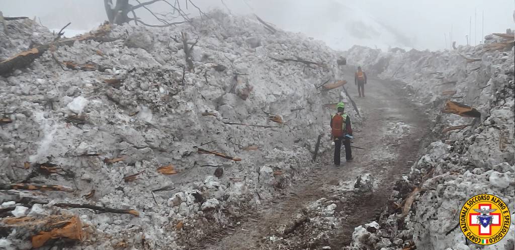 Il soccorso Alpino in azione a Rigopiano