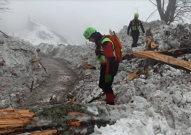 Il soccorso Alpino in azione a Rigopiano