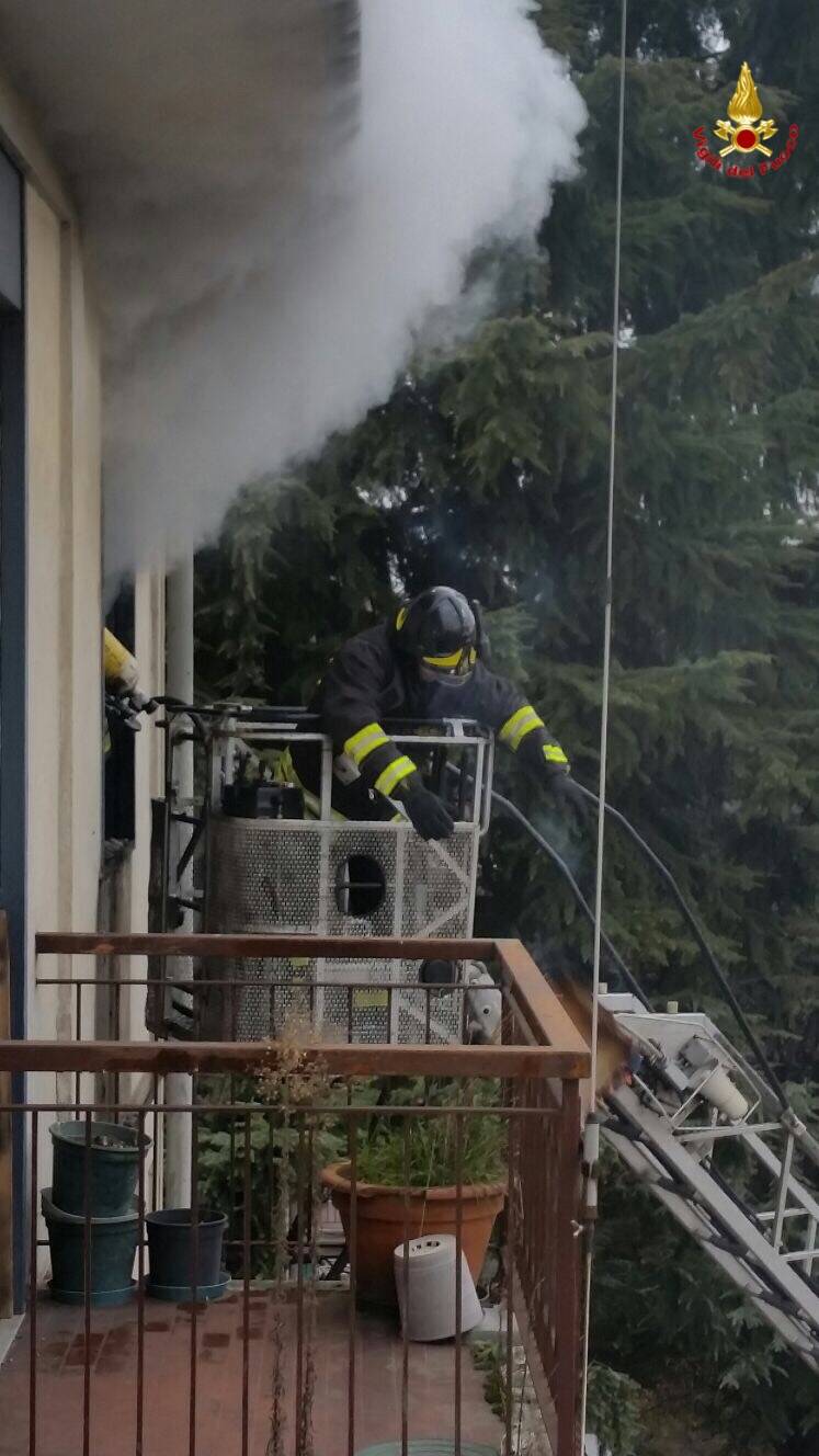 Incendio in un appartamento a Saronno