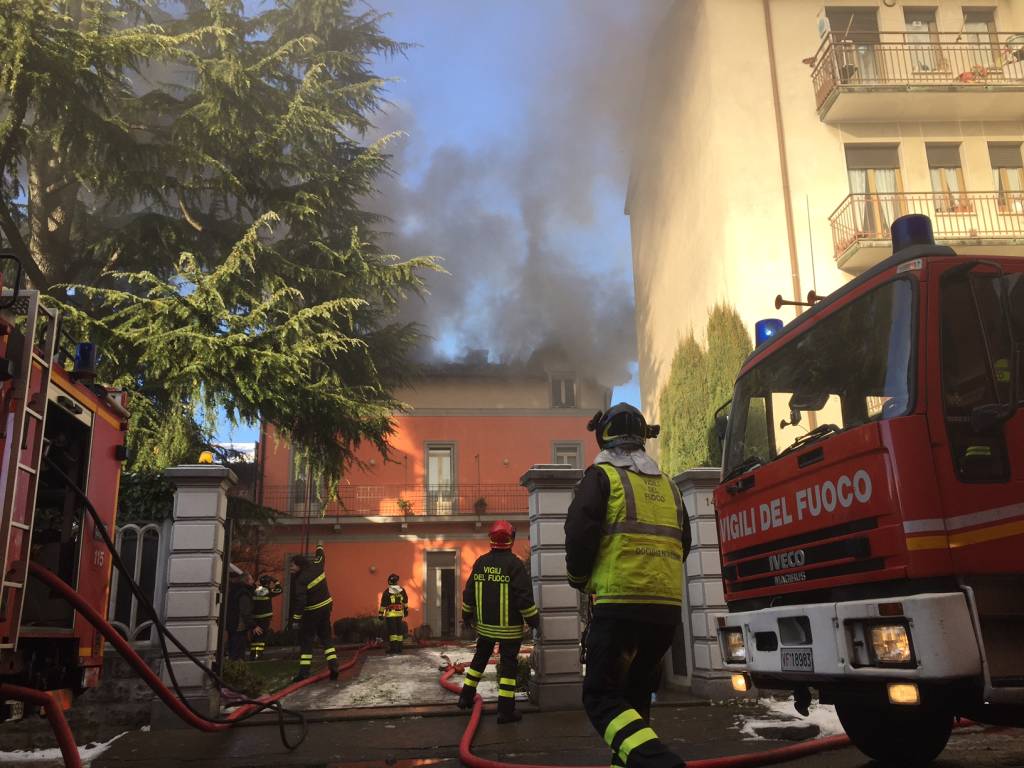 incendio via Mottarone Gallarate 2017