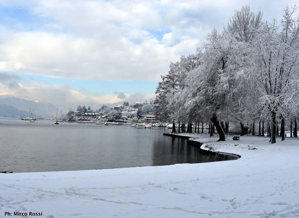Lago Gurèe sotto la neve