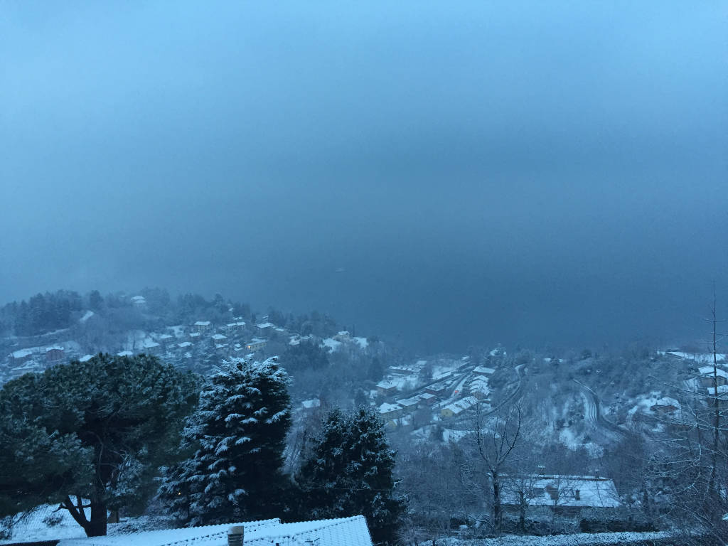 Laveno Mombello sotto la neve 