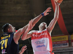 Openjobmetis Varese - Fiat Torino 79-86