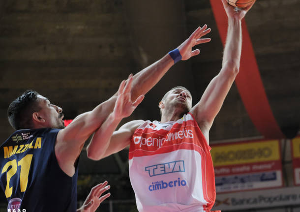 Openjobmetis Varese - Fiat Torino 79-86