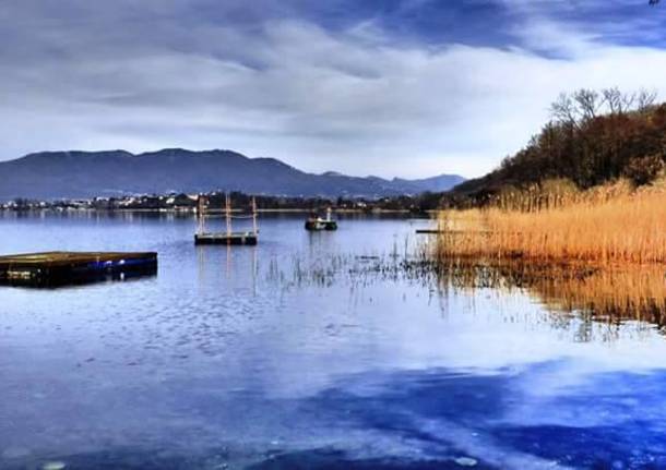 Il lago di Comabbio da Corgeno