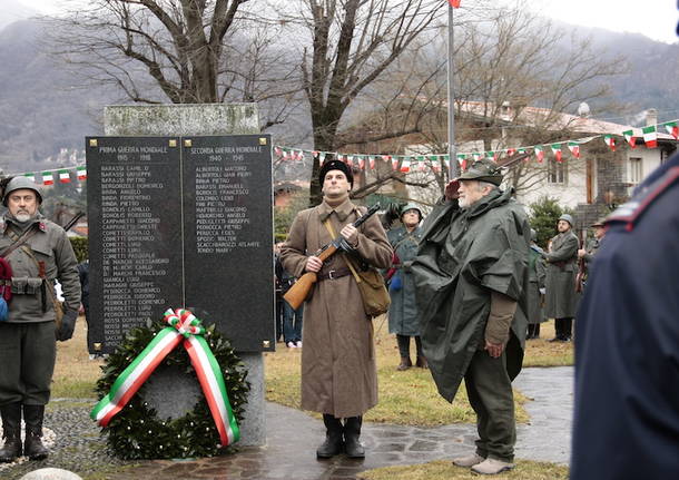 L\'omaggio degli Alpini ai Caduti