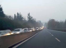 A-8, il traffico infernale in entrata a Varese