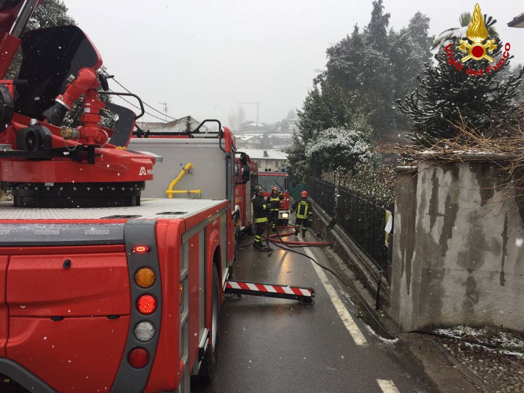 Incendio tetto a Casale Litta