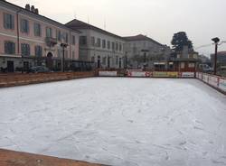 Ghiaccio in piazza si pattina fino al 12