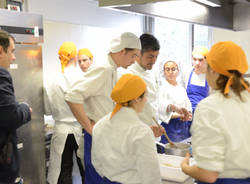 Chef Garzillo "sfida" i ragazzi del De Filippi