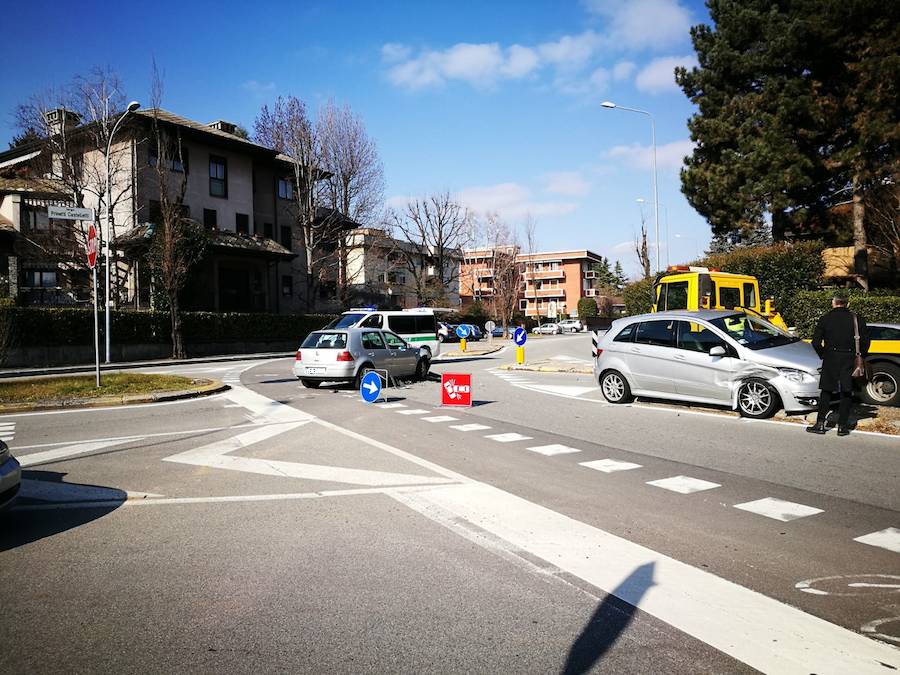 Incidente Ronchi Largo Prinetti Castelletti Gallarate