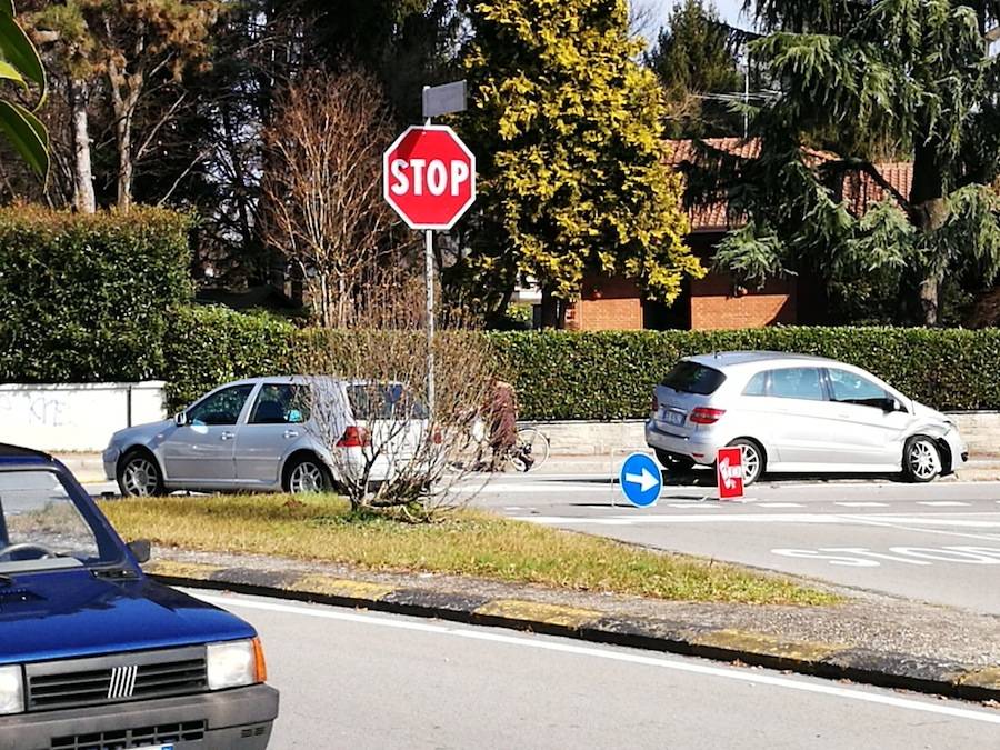 Incidente Ronchi Largo Prinetti Castelletti Gallarate