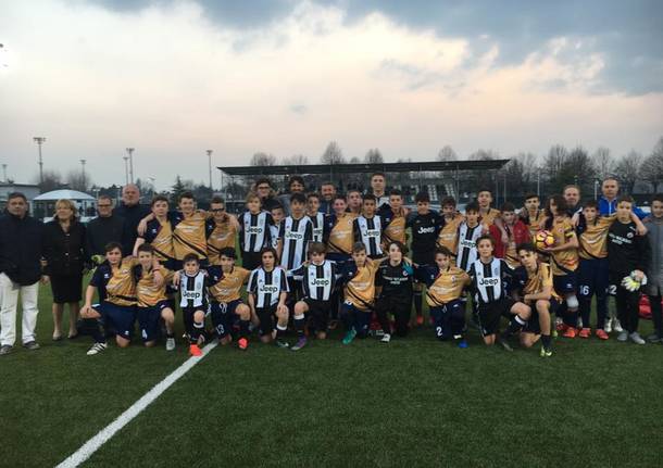 I ragazzi della Lavena Tresiana sul campo della Juventus