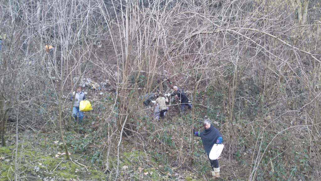 Pulizia acrobatica, in arrampicata, ai Mulini di Gurone